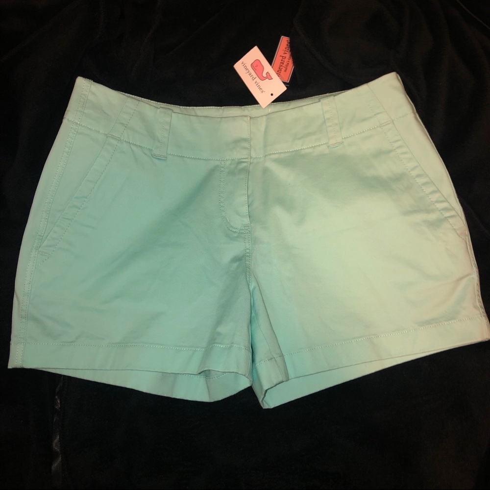 NWT Vineyard Vines Everyday Short size 4
